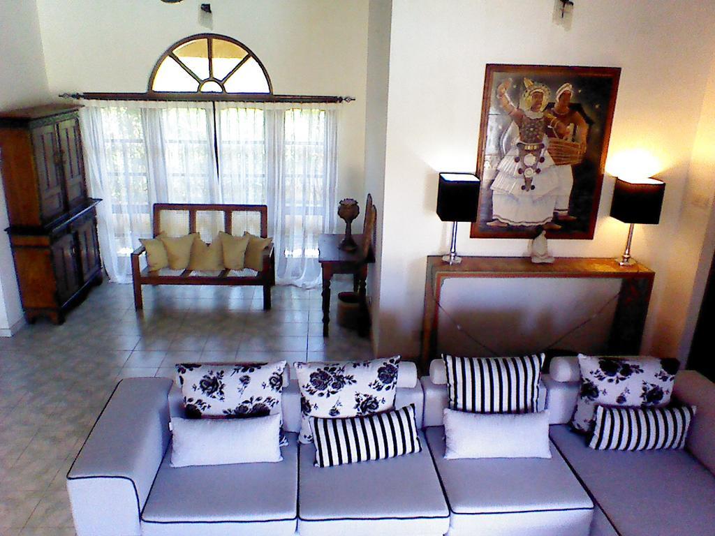 Villa Sea Breeze Kepungoda Extérieur photo